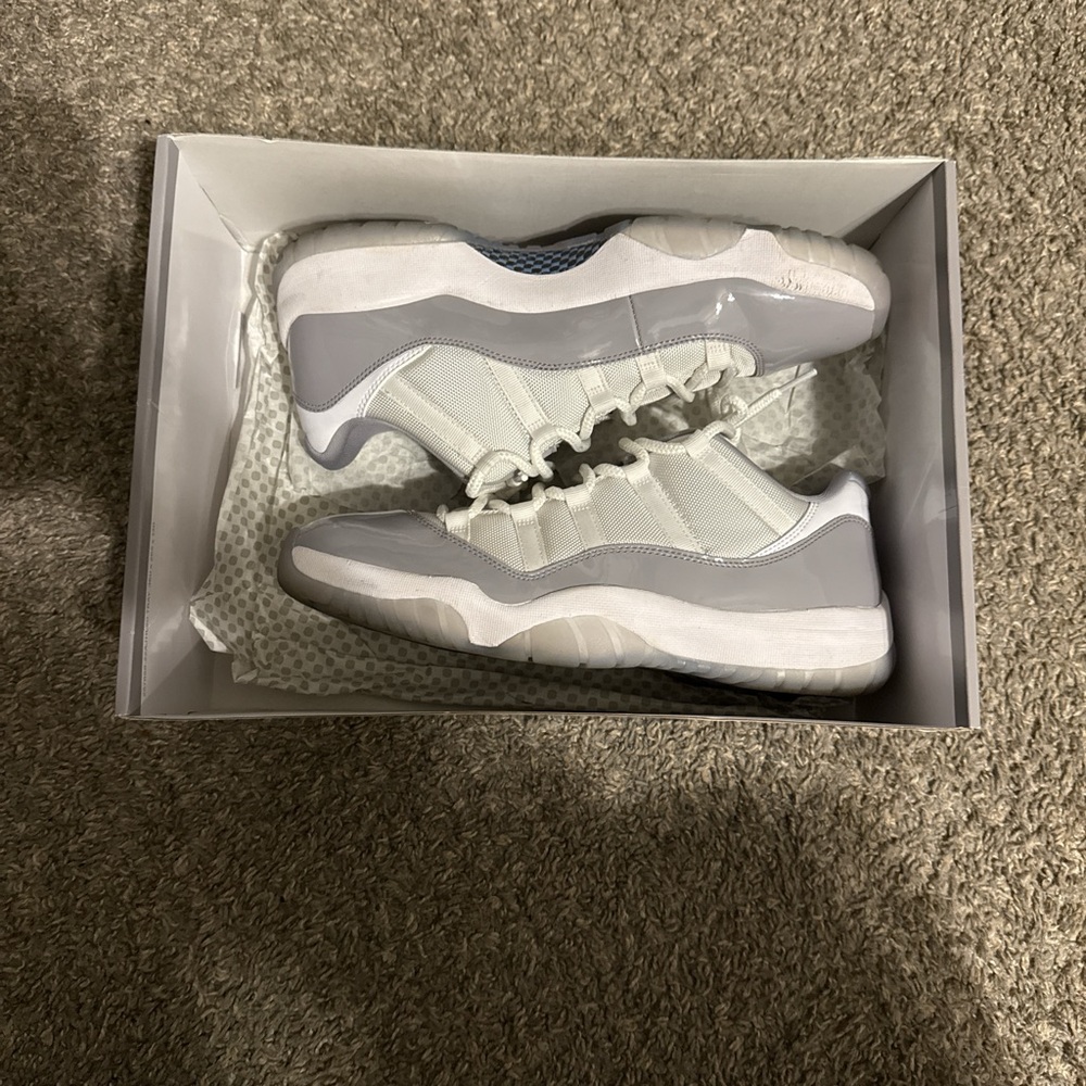 Jordan 11 Retro Low - White and Gray